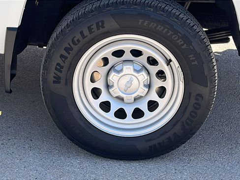 Used 2024 Chevrolet Colorado W/T image 5