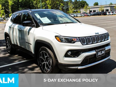 Used 2025 Jeep Compass Limited AWD/4WD image 4