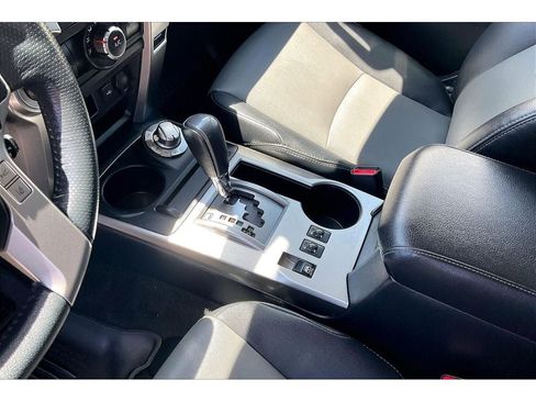 Used 2020 Toyota 4Runner SR5 Premium w/ Moonroof Package AWD/4WD image 18