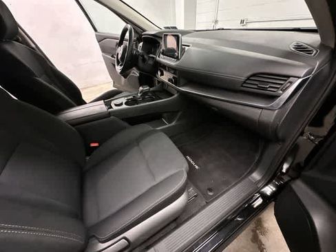 Used 2024 Nissan Rogue S AWD/4WD image 19