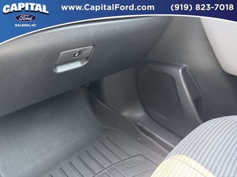 Used 2023 Toyota Highlander LE FWD image 27