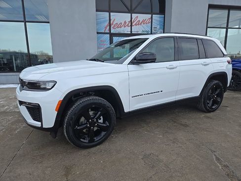 New 2026 Jeep Grand Cherokee Limited w/ Limited Altitude Package AWD/4WD image 3