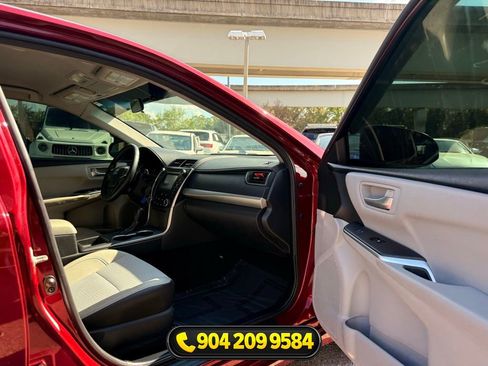 Used 2017 Toyota Camry SE FWD image 29