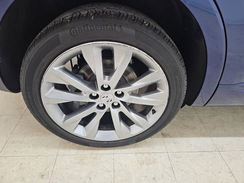 Used 2023 Buick Envision Avenir image 25