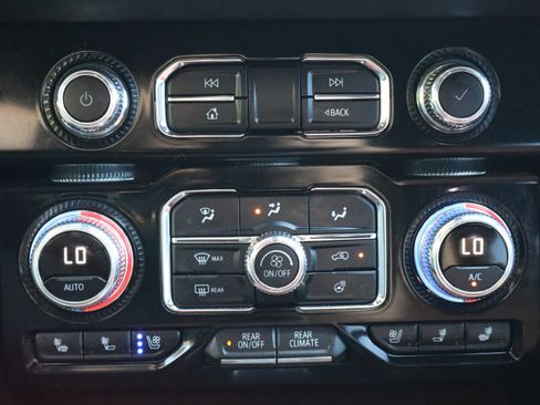 Used 2023 GMC Yukon XL Denali Ultimate AWD/4WD image 40