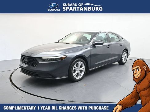 Used 2023 Honda Accord LX image 3