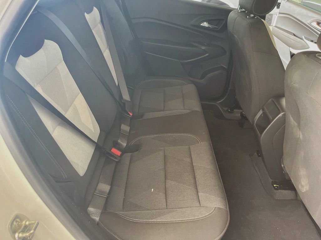 Used 2025 Chevrolet Trax LS w/ Driver Confidence Package FWD image 25