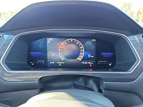 Used 2022 Volkswagen Tiguan SE image 23