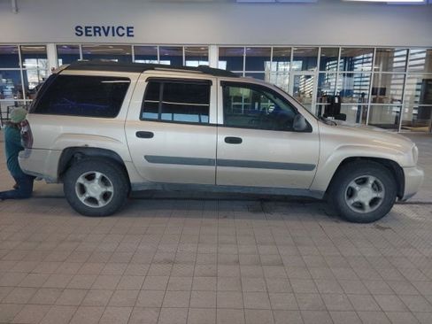 Used 2005 Chevrolet TrailBlazer EXT LT w/ LS Preferred Equipment Group image 6