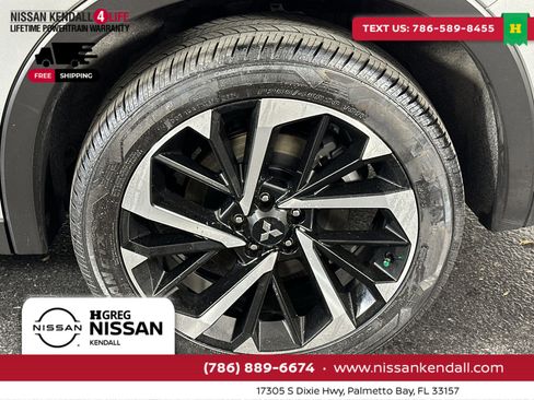 Used 2024 Mitsubishi Outlander SE image 14