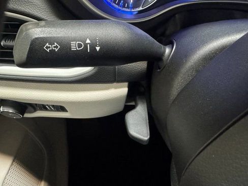 Used 2024 Chrysler Pacifica Touring-L image 20