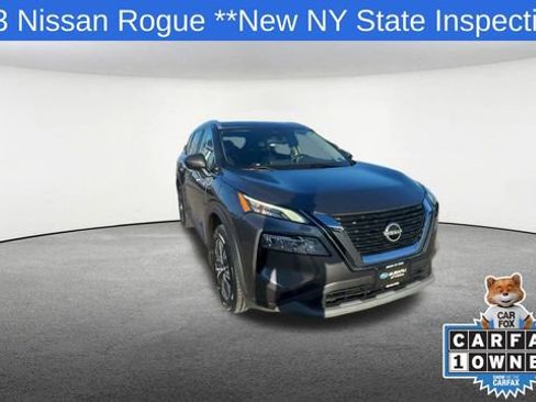 Used 2023 Nissan Rogue SV w/ SV Premium Package image 3