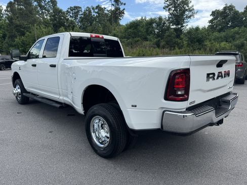 New 2026 RAM 3500 Tradesman AWD/4WD image 7