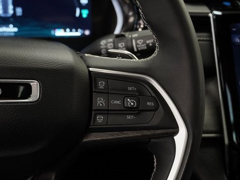 Used 2023 Jeep Grand Cherokee 4WD 4xe image 43