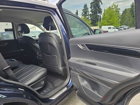 Used 2025 Genesis GV80 2.5T Standard AWD/4WD image 15
