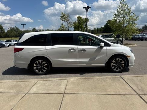 Certified 2024 Honda Odyssey EX-L image 5
