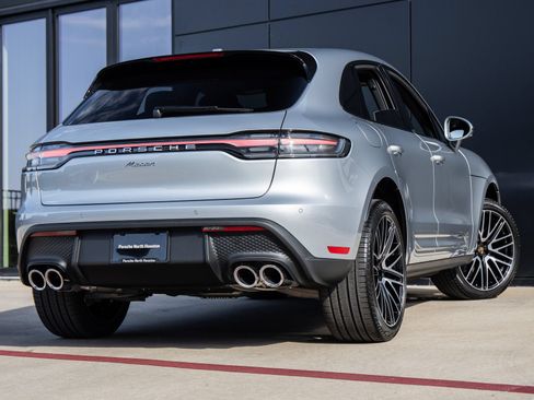 Certified 2026 Porsche Macan AWD/4WD image 11
