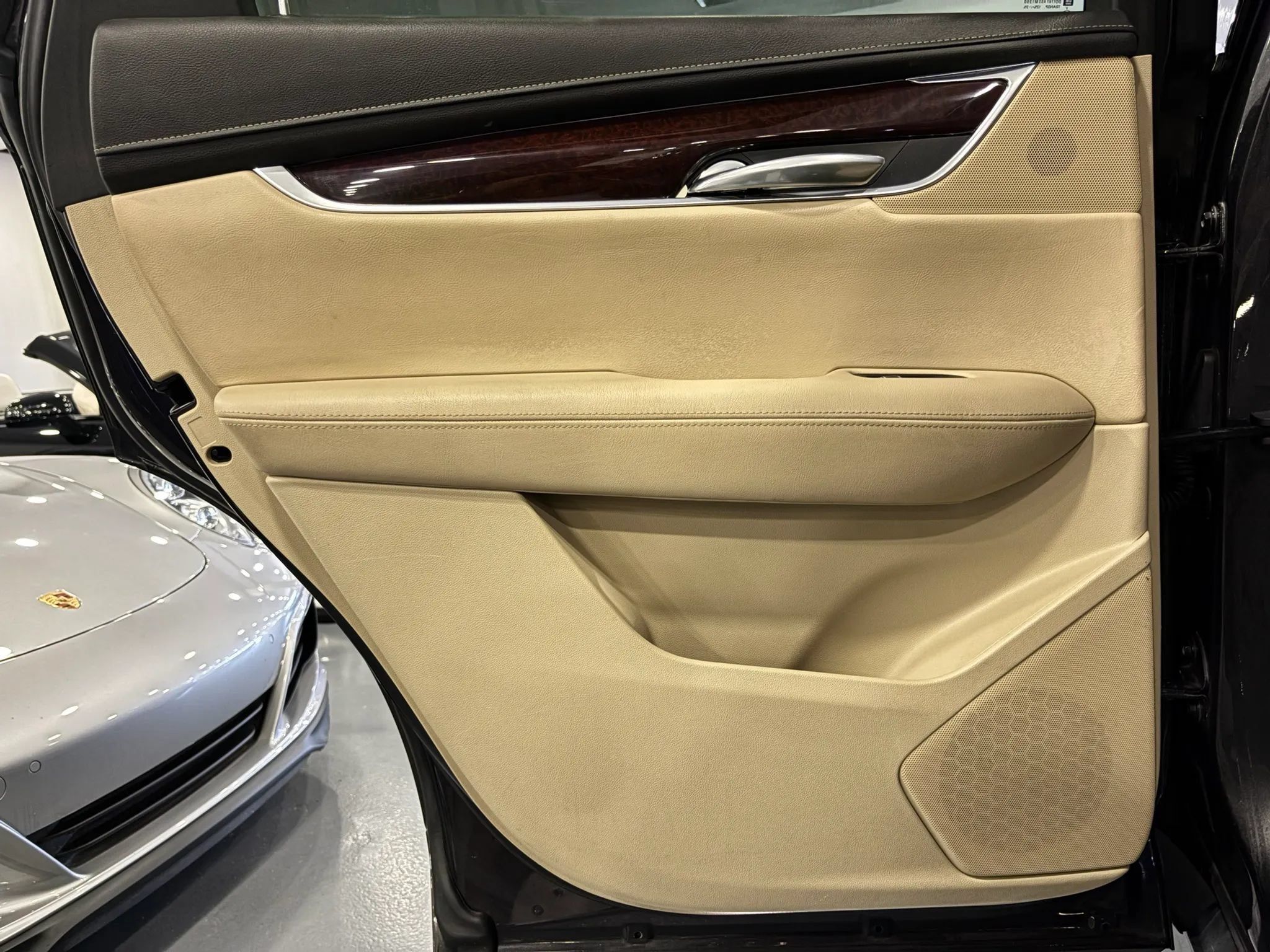 Used 2018 Cadillac XT5 Premium Luxury FWD image 41