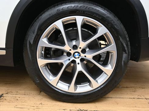 Used 2022 BMW X5 xDrive40i AWD/4WD image 10