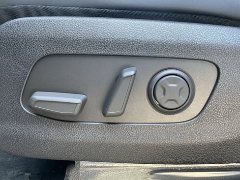 New 2026 Kia Carnival EX image 11