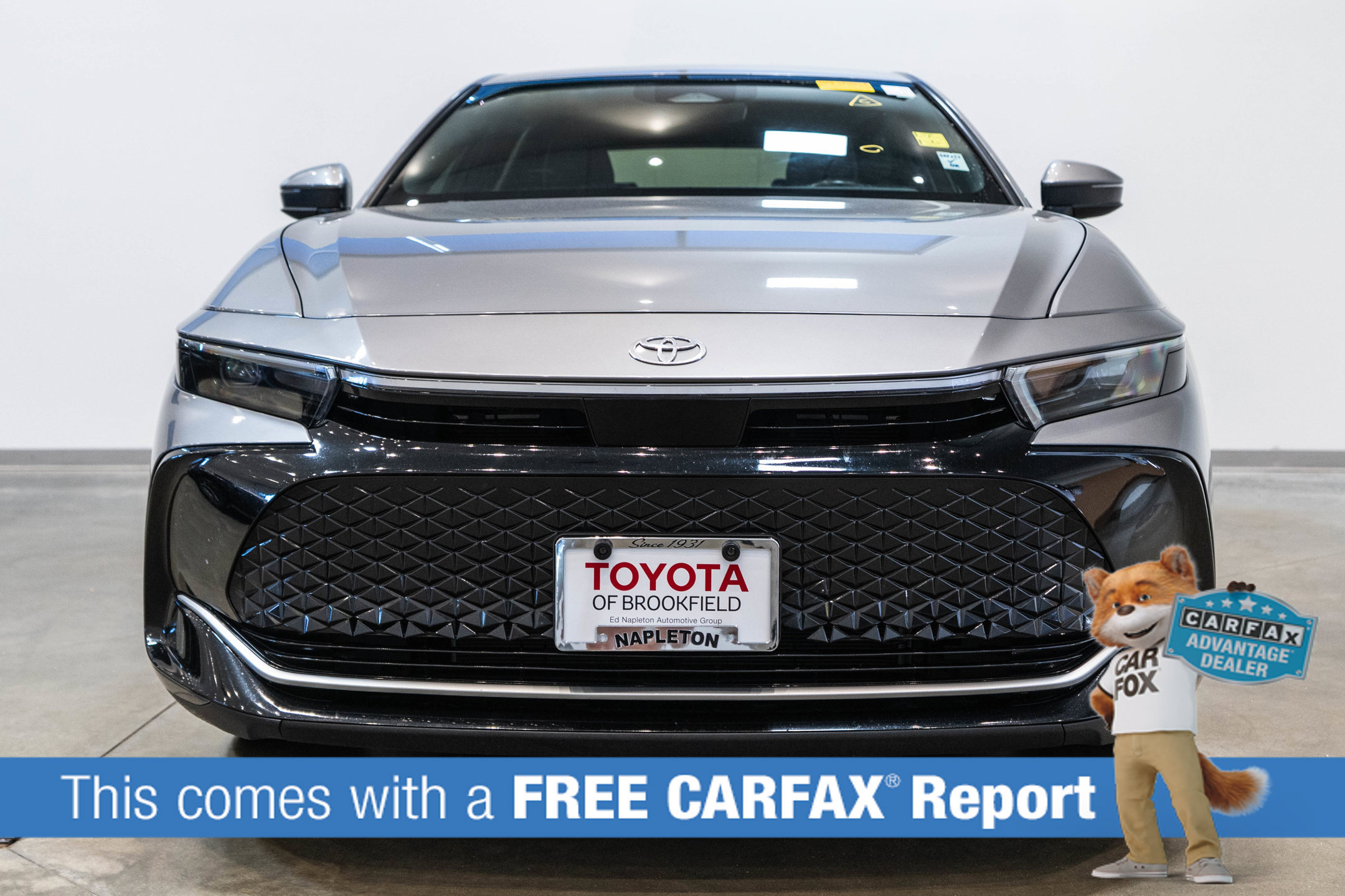 Used 2023 Toyota Crown AWD/4WD image 2