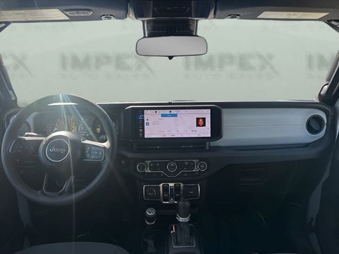 Used 2024 Jeep Wrangler Unlimited w/ Convenience Group image 11