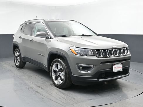 Used 2019 Jeep Compass Limited w/ Advanced Safety Group image 2