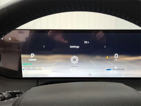 Used 2025 Nissan Armada Platinum image 20