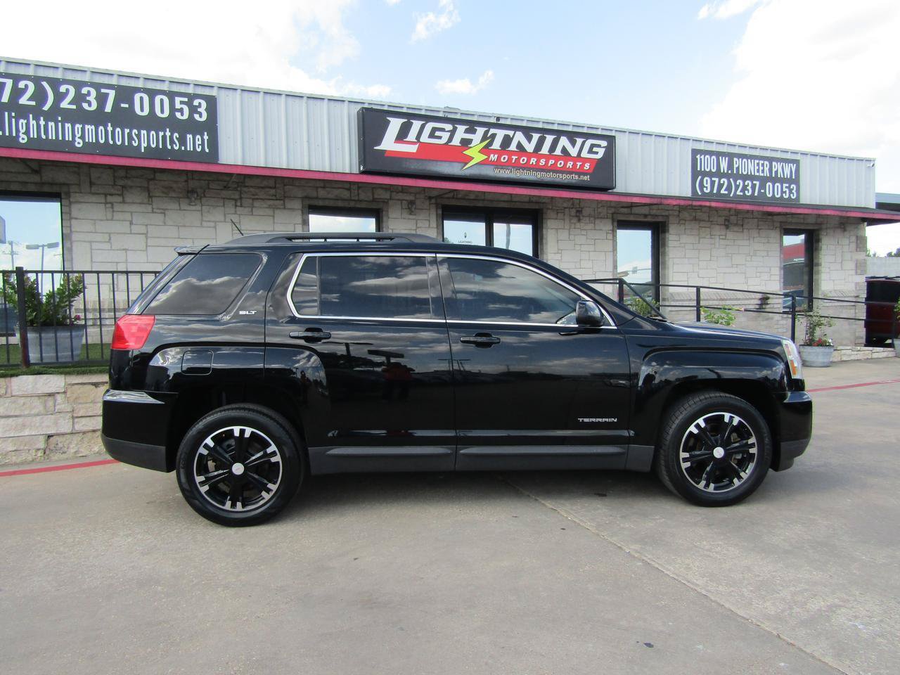 Used 2017 GMC Terrain SLT w/ Driver Alert Package I FWD image 5