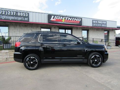 Used 2017 GMC Terrain SLT w/ Driver Alert Package I FWD image 5