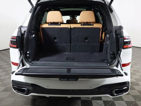 Used 2024 BMW X7 xDrive40i w/ M Sport Package image 17