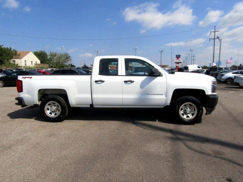 Used 2018 Chevrolet Silverado 1500 W/T w/ Trailering Package AWD/4WD image 4