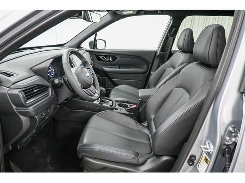 Used 2025 Subaru Forester Limited image 17