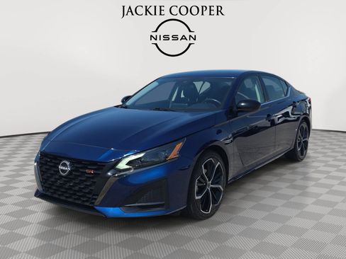 Used 2024 Nissan Altima 2.5 SR FWD image 1
