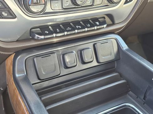 Used 2015 GMC Sierra 3500 SLT w/ Duramax Plus Package AWD/4WD image 29