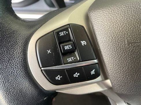 Used 2022 Ford Explorer XLT w/ Equipment Group 202A AWD/4WD image 22