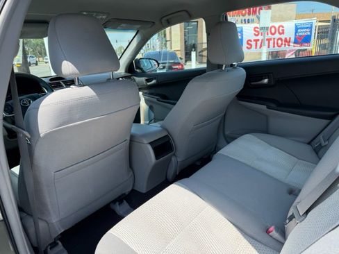 Used 2012 Toyota Camry LE FWD image 18