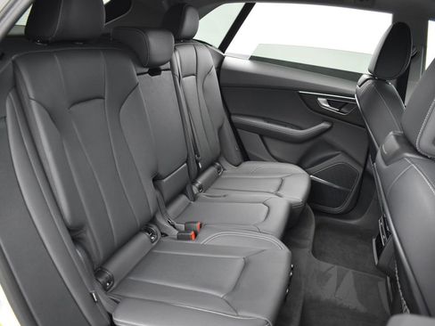 Used 2023 Audi Q8 Premium Plus image 29