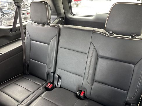 Used 2022 GMC Yukon XL SLT image 14