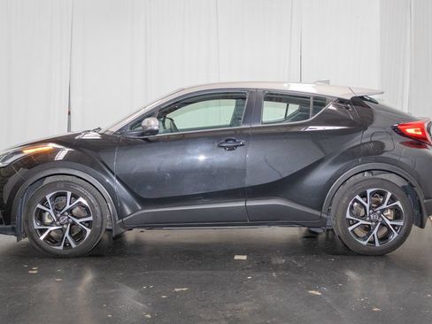 Used 2020 Toyota C-HR XLE FWD image 5