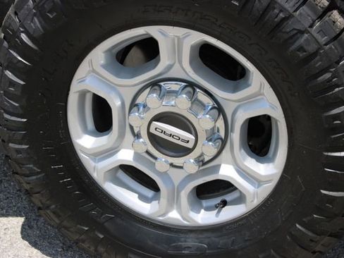 Used 2025 Ford F250 XLT AWD/4WD image 16