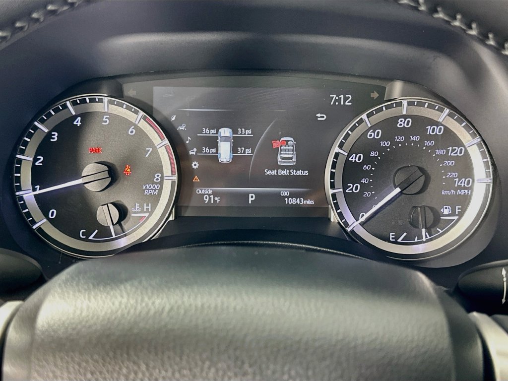 Used 2023 Toyota Highlander XLE FWD image 12