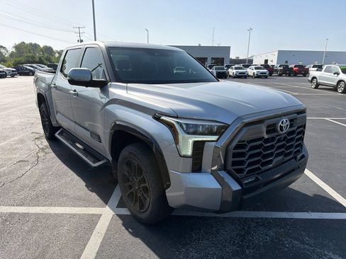 Used 2024 Toyota Tundra Platinum w/ TRD Off-Road Package AWD/4WD image 9