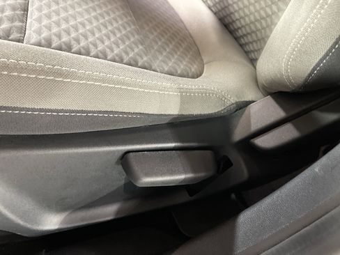 Used 2022 Ford Escape SE image 9