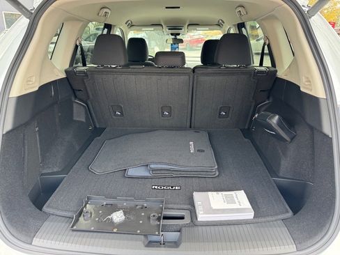 New 2026 Nissan Rogue SV image 10