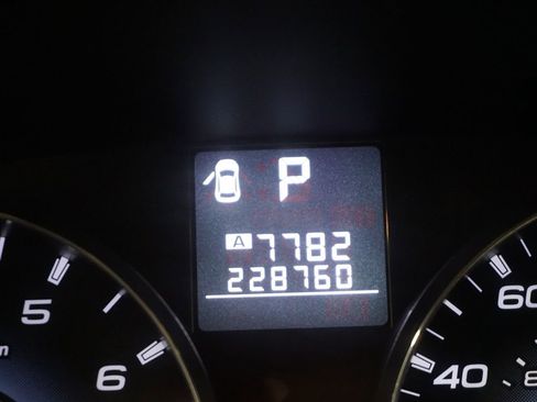 Used 2011 Subaru Outback 3.6R Limited w/ PWR Moonroof Pkg AWD/4WD image 17