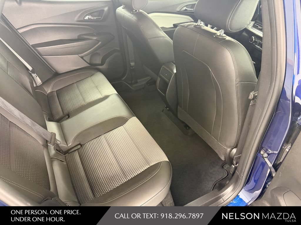 Used 2024 Chevrolet Trax LT w/ LT Convenience Package FWD image 37