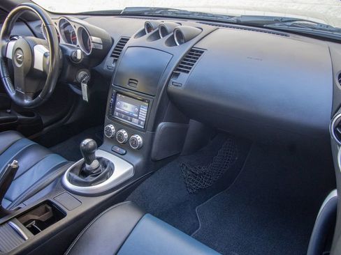Used 2007 Nissan 350Z Coupe RWD image 17