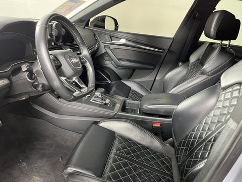 Used 2019 Audi SQ5 Premium Plus w/ Premium Plus Package image 9