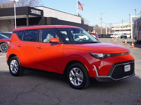 Certified 2025 Kia Soul LX w/ LX Technology Package image 49